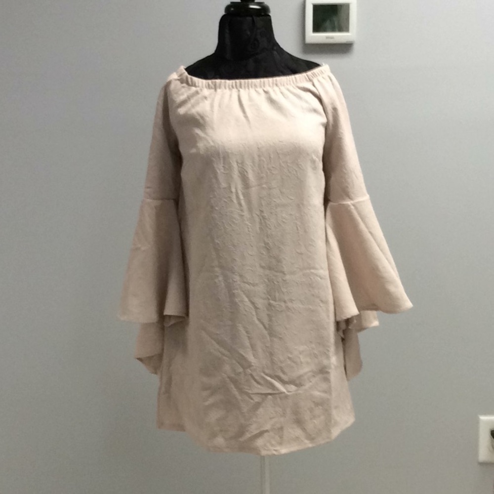 Romeo&Juliet Couture- pink off the shoulder dress